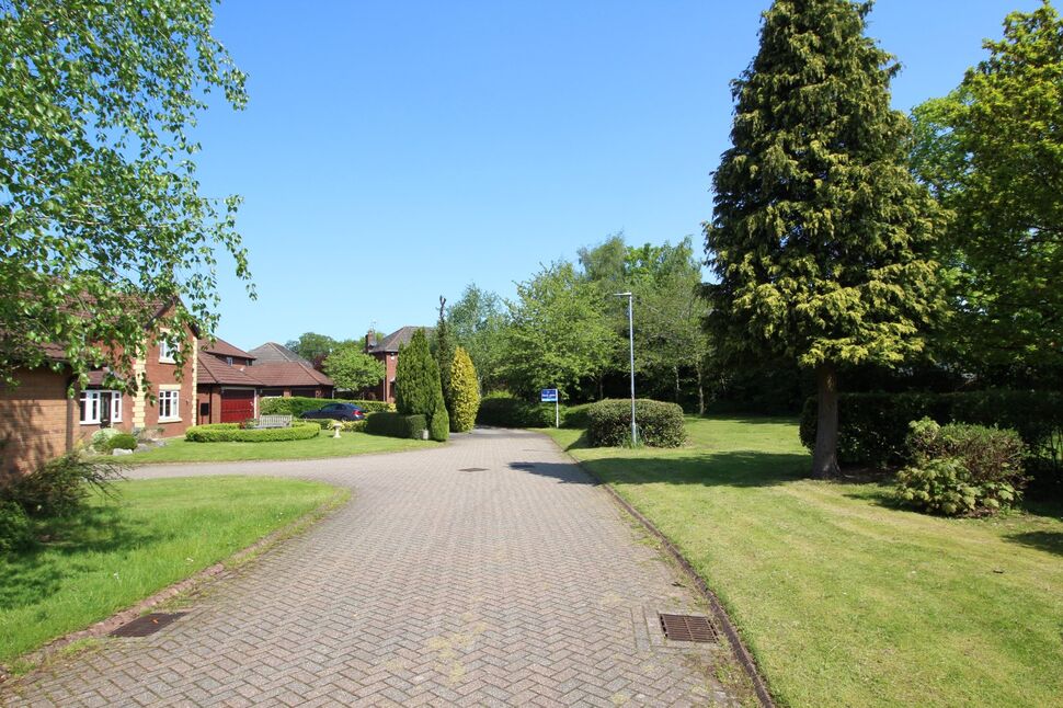 4 bedroom Detached House for sale, Cragside Way, Wilmslow, SK9 £650,000