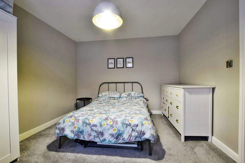 4 bedroom Detached House for sale, Dean Row Road, Wilmslow, SK9 £625,000