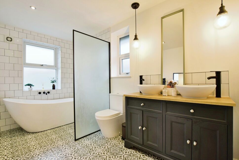 4 bedroom Detached House for sale, Dean Row Road, Wilmslow, SK9 £625,000