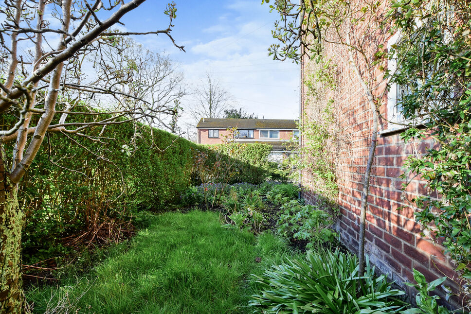 2 bedroom Detached House for sale, Mount Pleasant, Wilmslow, SK9 £330,000