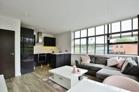 Macclesfield Road, 2 bedroom  Flat for sale, £285,000