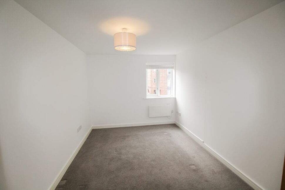 2 bedroom Flat to rent, Station Road, Wilmslow, SK9 £1,200 pcm