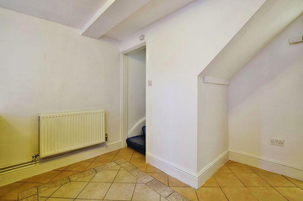 2 bedroom Mid Terrace House for sale, Altrincham Road, Styal, SK9 £325,000