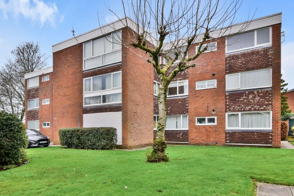 2 bedroom Flat to rent, Lacey Court, Wilmslow, SK9 £1,200 pcm