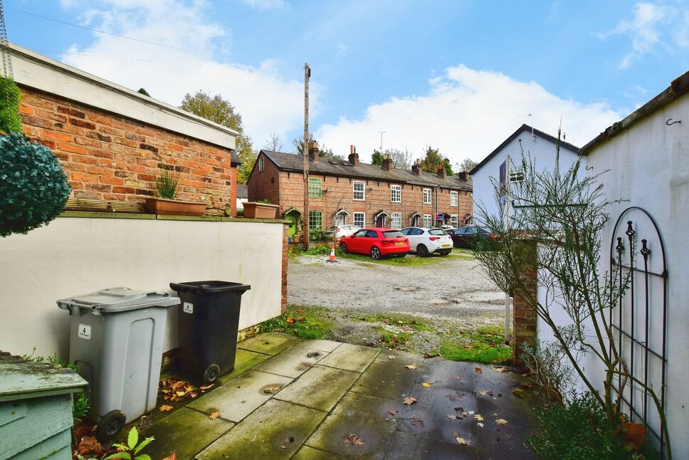 2 bedroom Mid Terrace House for sale, Cliff Road, Wilmslow, SK9 £290,000