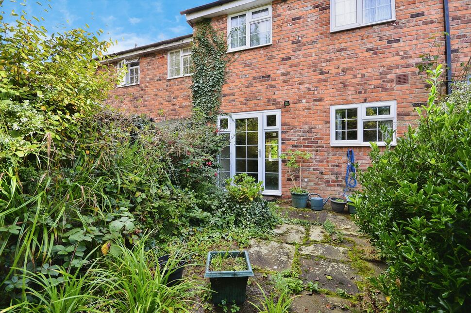 2 bedroom Mid Terrace House for sale, Oak Mews, Wilmslow, SK9 £275,000