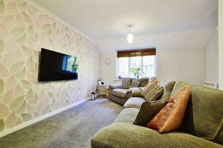 Welland Road, 2 bedroom  Flat for sale, £165,000