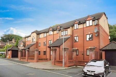 Welland Road, 2 bedroom  Flat for sale, £165,000