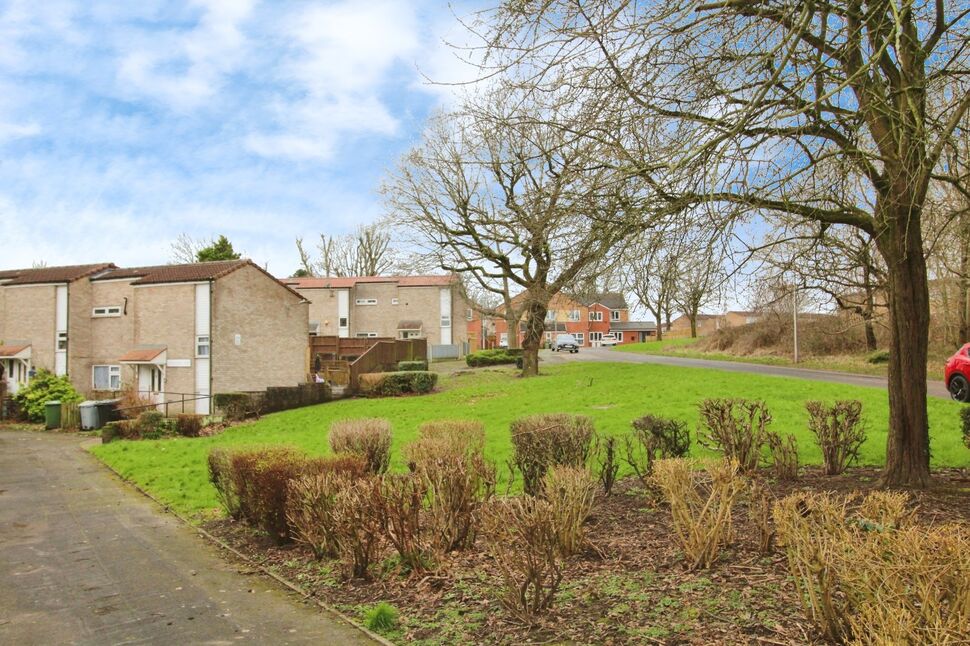 3 bedroom Mid Terrace House for sale, Kettleshulme Walk, Wilmslow, SK9 £177,000