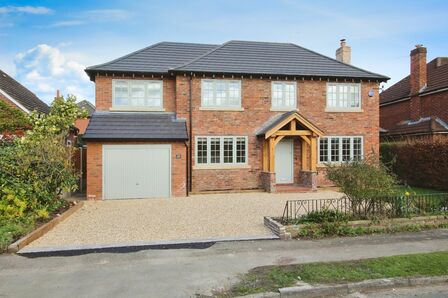 Priory Road, 5 bedroom Detached House to rent, £4,250 pcm