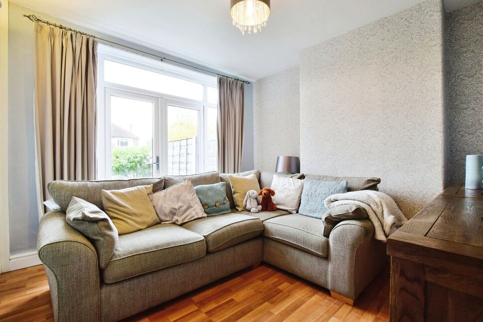 4 bedroom Semi Detached House for sale, Wallingford Road, Handforth, SK9 £399,999