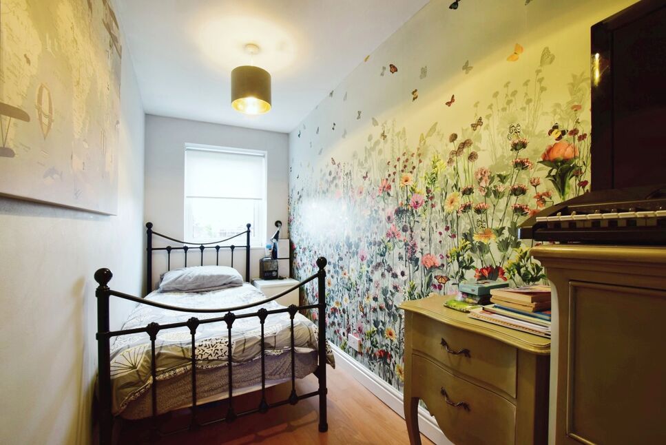 4 bedroom Semi Detached House for sale, Wallingford Road, Handforth, SK9 £399,999