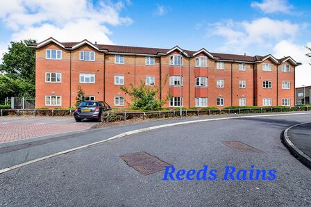 Howty Close, 1 bedroom  Flat for sale, £145,000