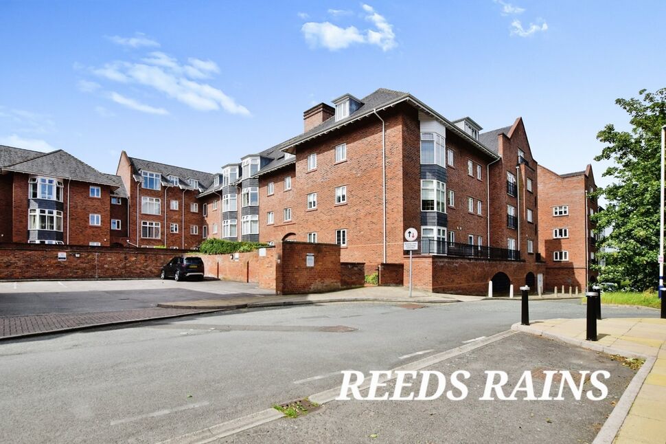 Main image of 3 bedroom Flat to rent, Station Road, Wilmslow, Cheshire, SK9