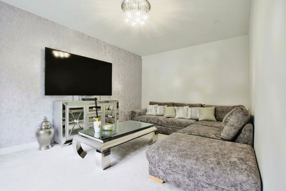 4 bedroom Detached House for sale, Sunningdale Close, Handforth, SK9