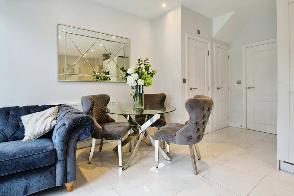 4 bedroom Detached House for sale, Sunningdale Close, Handforth, SK9