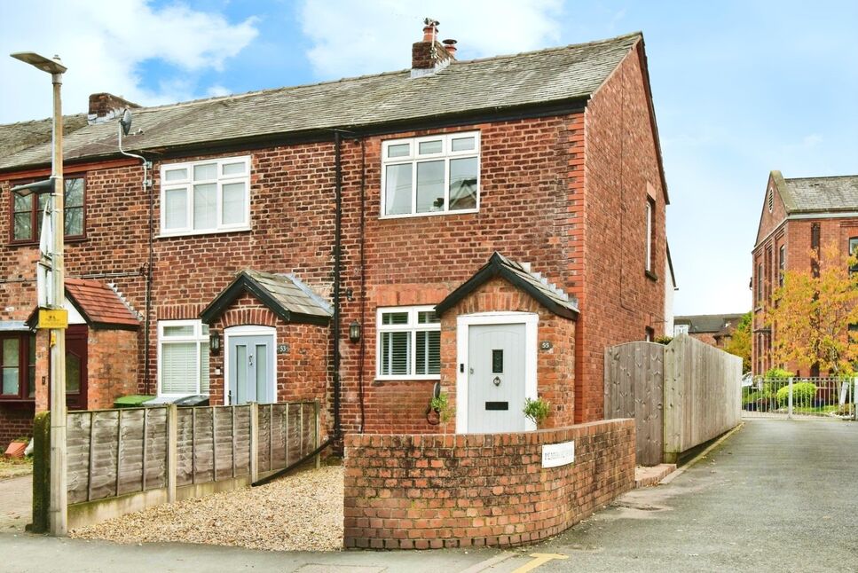 Main image of 2 bedroom End Terrace House for sale, Hawthorn Street, Wilmslow, Cheshire, SK9