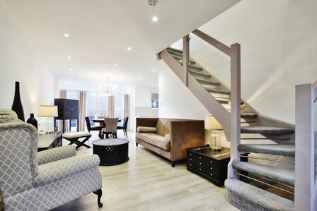 3 bedroom End Terrace House for sale