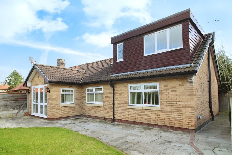 Main image of 4 bedroom Semi Detached House to rent, Peacock Way, Handforth, Cheshire, SK9
