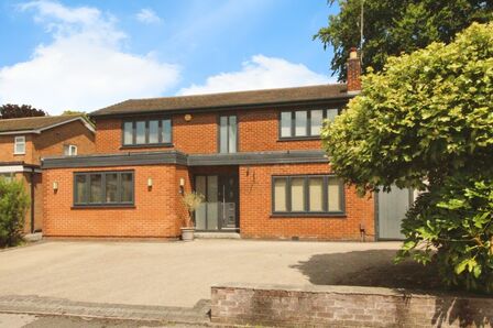 Summerfield Place, 4 bedroom Detached House for sale, £850,000