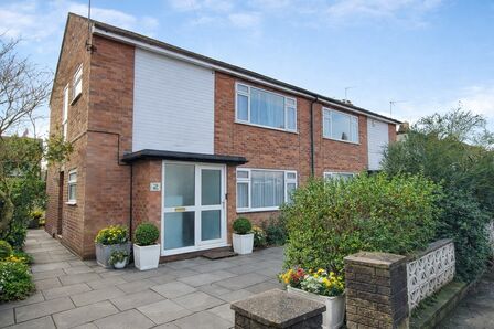 Chapel Lane, 1 bedroom Flat for sale, &pound;184,999