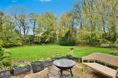 Bollinwood Chase, 4 bedroom Detached House for sale, &pound;899,999