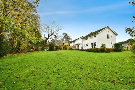 Bollinwood Chase, 4 bedroom Detached House for sale, &pound;975,000