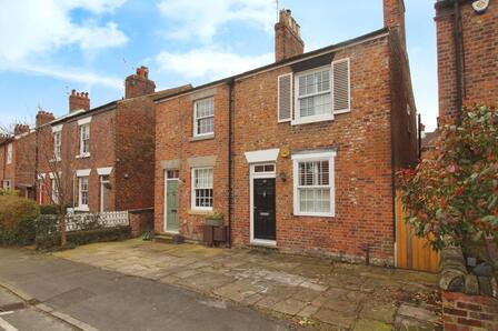 2 bedroom Semi Detached House to rent