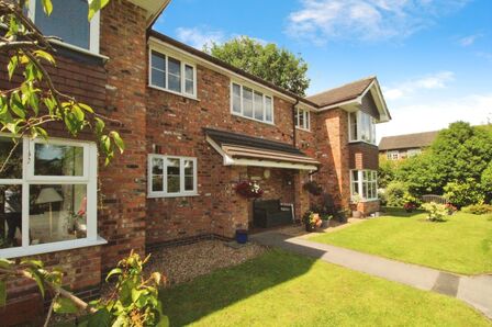 1 The Willows, 1 bedroom  Flat for sale, £225,000