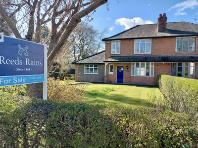 4 bedroom Semi Detached House for sale