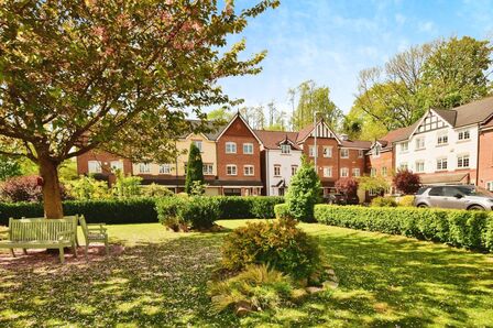 4 bedroom End Terrace House for sale