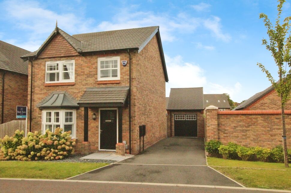 Main image of 4 bedroom Detached House for sale, Lloyd Avenue, Wilmslow, Cheshire, SK9