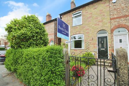 2 bedroom End Terrace House for sale