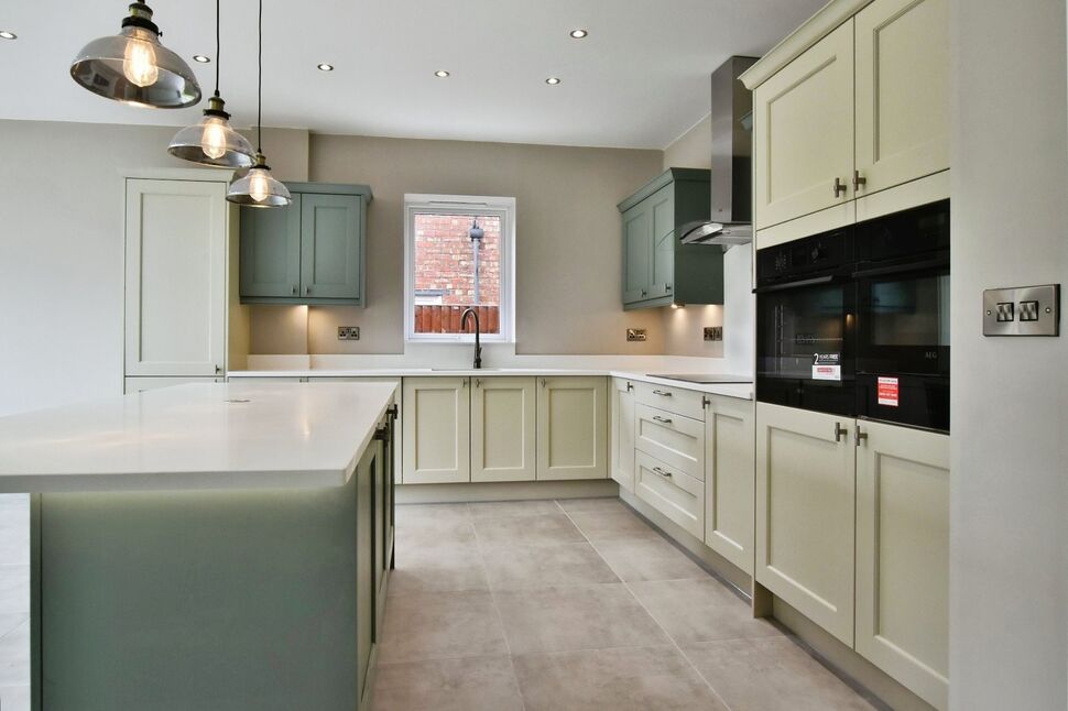 Kitchen / Dining / Family area