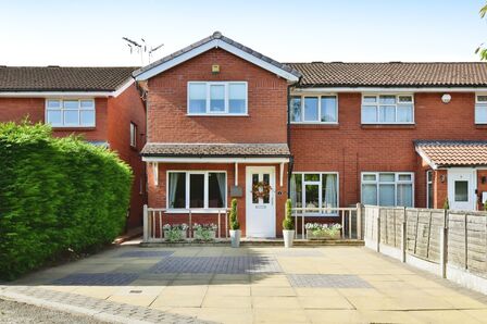 4 bedroom Semi Detached House for sale