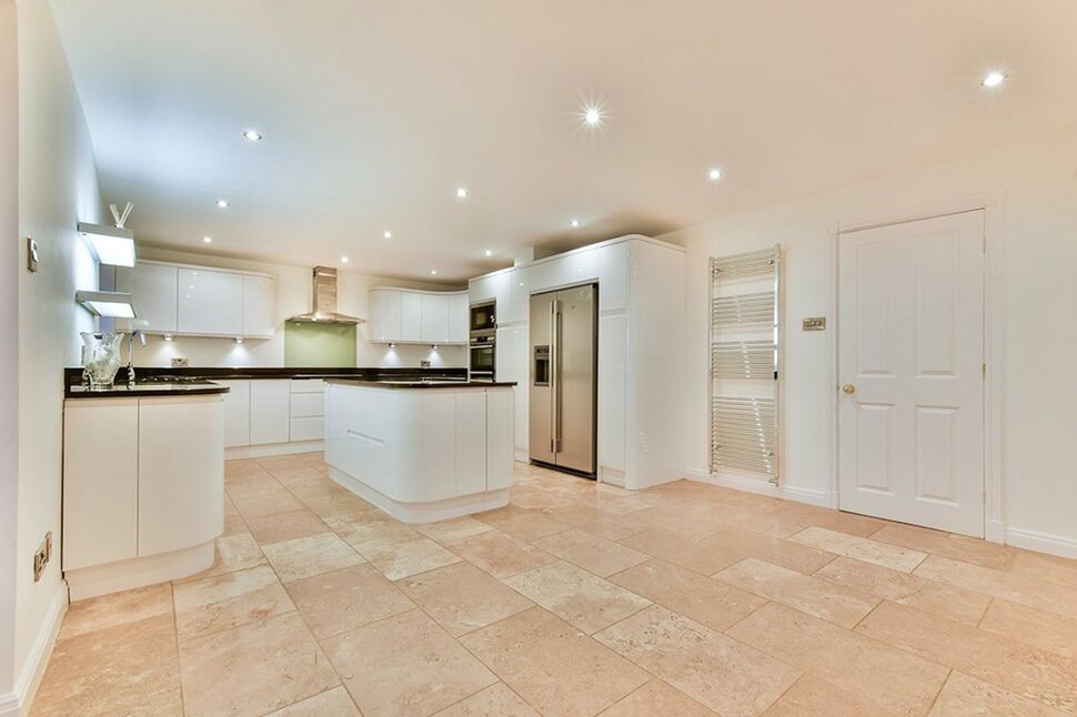 Kitchen / Breakfast Room