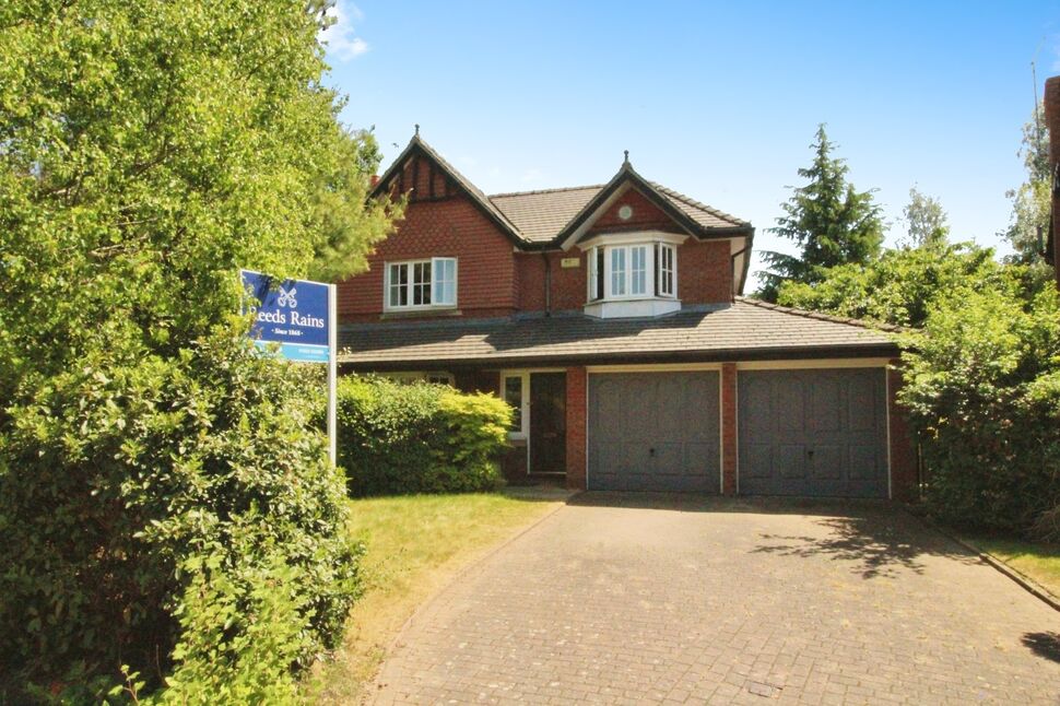 Main image of 4 bedroom Detached House for sale, Queensbury Close, Wilmslow, Cheshire, SK9