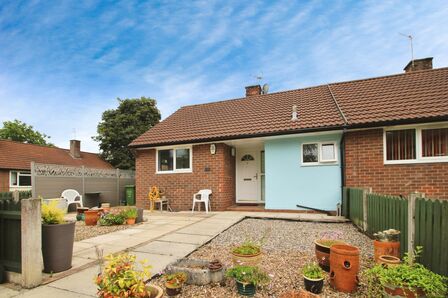 1 bedroom Semi Detached Bungalow for sale