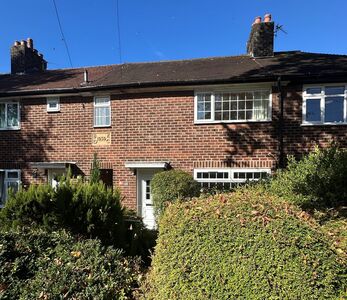2 bedroom Mid Terrace House for sale