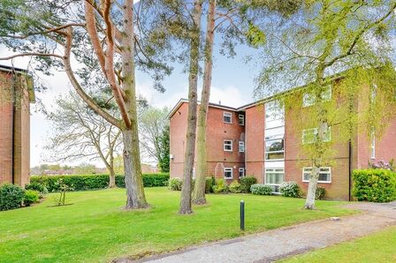 Lacey Green, 2 bedroom  Flat to rent, £1,050 pcm