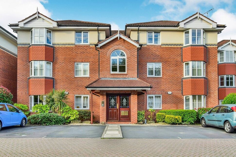 Main image of 2 bedroom  Flat for sale, Chamberlain Drive, Wilmslow, Cheshire, SK9