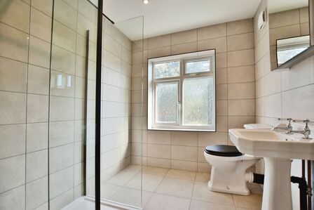 2 bedroom Detached House for sale
