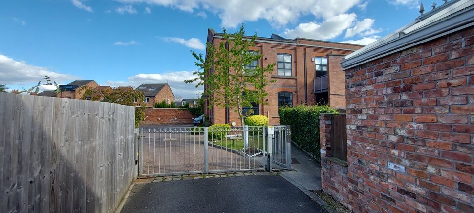 Main image of 2 bedroom Flat for sale, Hawthorn Street, Wilmslow, Cheshire, SK9