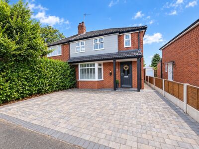 4 bedroom Semi Detached House for sale