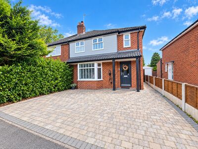 4 bedroom Semi Detached House for sale