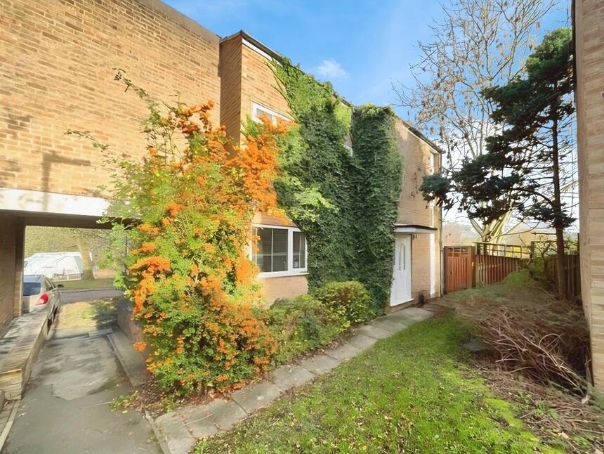 Main image of 2 bedroom End Terrace House to rent, Snapebrook Grove, Wilmslow, Cheshire, SK9