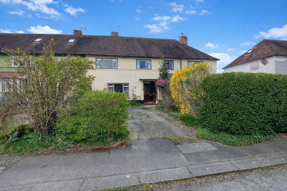 3 bedroom Mid Terrace House for sale