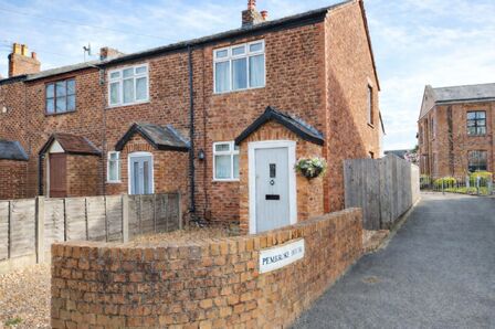 2 bedroom End Terrace House for sale