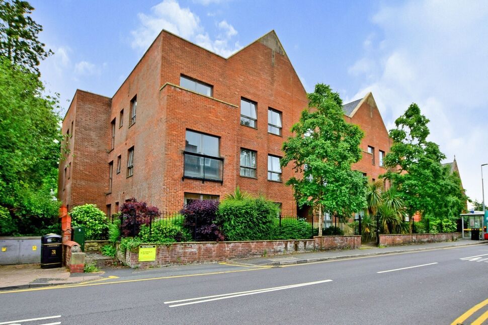 Main image of 2 bedroom Flat to rent, Green Lane, Wilmslow, Cheshire, SK9