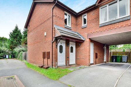 Burnside Close, 2 bedroom Flat to rent, &pound;1,200 pcm